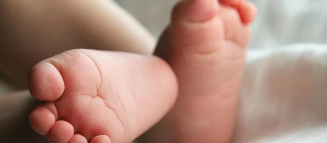 Νίκαια: Αναφορές για κύκλωμα εμπορίας βρεφών - Οι Αρχές έχουν ξεκινήσει τις έρευνες